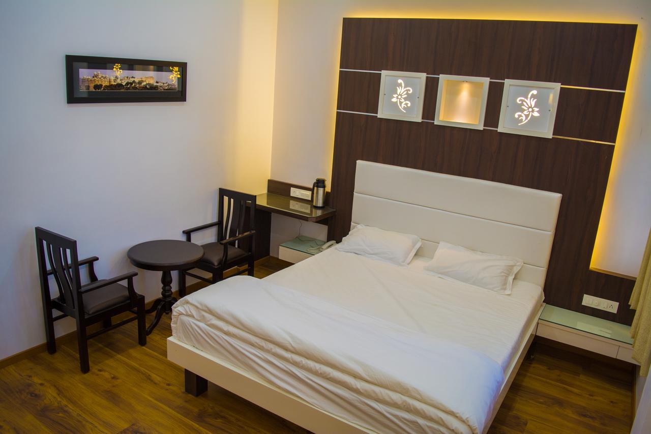 Tiger Hill Homestay Удайпур Екстериор снимка
